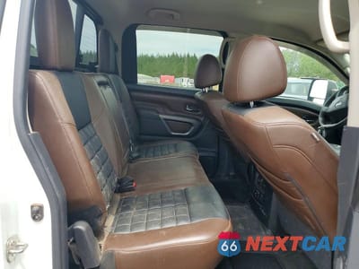 Zdjęcie 10 z 12 samochodu: 2018 NISSAN TITAN XD PLATINUM RESERVE VIN:1N6BA1F49JN549624 - miniatura