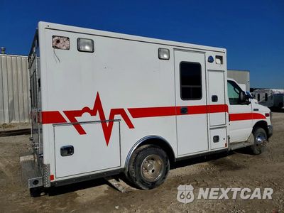 Trzecie zdjęcie samochodu z tyłu: 2021 FORD ECONOLINE E350 SD AMBULANCE VIN:1FDWE3FN5MDC18610 - miniatura