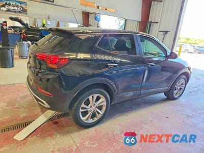 Trzecie zdjęcie samochodu z tyłu: 2023 BUICK ENCORE GX PREFERRED VIN:KL4MMCSL5PB160396 - miniatura