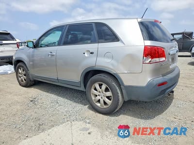 Drugie zdjęcie samochodu z przodu: 2012 KIA SORENTO LX VIN:5XYKT3A11CG279823 - miniatura