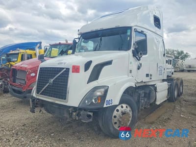 Drugie zdjęcie samochodu z przodu: 2010 VOLVO VN VNL VIN:4V4NC9EJ6AN287176 - miniatura