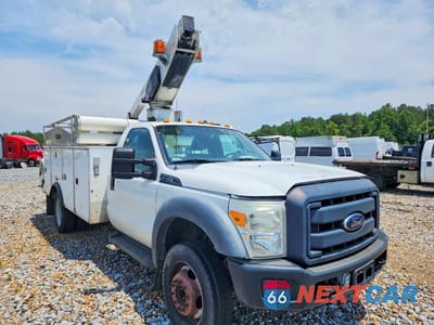2013 FORD F450 SUPE - BUCKET TRUCK 1FDUF4GY9DEA69826 - główne zdjęcie licytacji z USA - miniatura