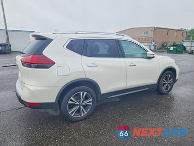 Trzecie zdjęcie samochodu z tyłu: 2020 NISSAN ROGUE SV VIN:JN8AT2MV1LW109134 - miniatura