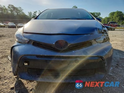 Piąte zdjęcie samochodu w środku: 2016 TOYOTA PRIUS V THREE VIN:JTDZN3EU9GJ047960 - miniatura