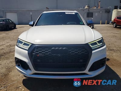 Piąte zdjęcie samochodu w środku: 2018 AUDI SQ5 PRESTIGE VIN:WA1C4AFY9J2071539 - miniatura