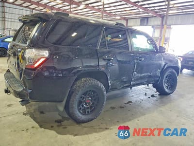 Trzecie zdjęcie samochodu z tyłu: 2021 TOYOTA 4RUNNER SR5 PREMIUM VIN:JTEFU5JR2M5240356 - miniatura