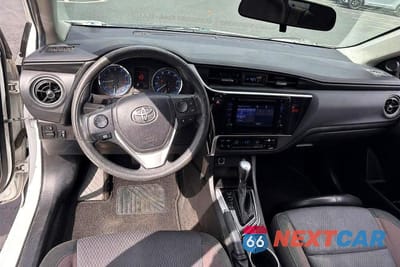 Zdjęcie 9 z 14 samochodu: 2018 TOYOTA COROLLA LE VIN:5YFBURHE3JP840007 - miniatura