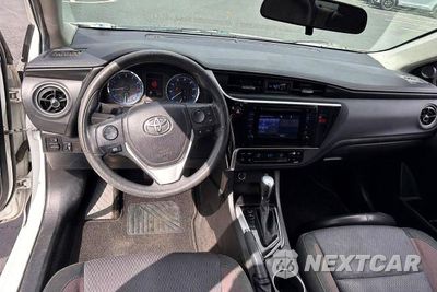 Zdjęcie 9 z 14 samochodu: 2018 TOYOTA COROLLA LE VIN:5YFBURHE3JP840007 - miniatura
