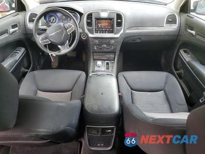 Zdjęcie 8 z 12 samochodu: 2021 CHRYSLER 300 TOURING VIN:2C3CCAAGXMH509086 - miniatura