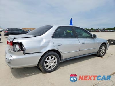 Trzecie zdjęcie samochodu z tyłu: 2002 HONDA ACCORD SE VIN:1HGCG56772A150602 - miniatura