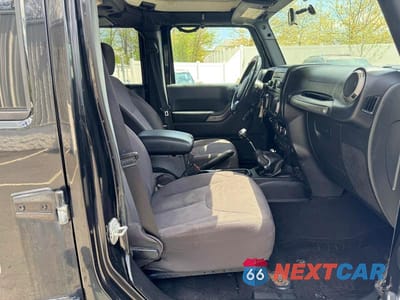 Zdjęcie 6 z 11 samochodu: 2015 JEEP WRANGLER UNLIMITED SPORT VIN:1C4BJWDG9FL542754 - miniatura