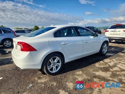 Trzecie zdjęcie samochodu z tyłu: 2015 VOLVO S60 PREMIER VIN:YV126MFK7F1358717 - miniatura