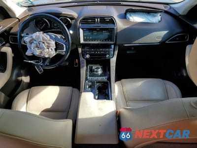 Zdjęcie 8 z 13 samochodu: 2019 JAGUAR F-PACE PRESTIGE VIN:SADCK2FX9KA367357 - miniatura