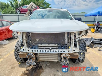 Piąte zdjęcie samochodu w środku: 2023 CHEVROLET SILVERADO K1500 VIN:1GCPDAEK9PZ210699 - miniatura