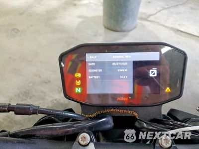 Zdjęcie 7 z 9 samochodu: 2022 KTM 890 DUKE R VIN:VBKTU9402NM834222 - miniatura