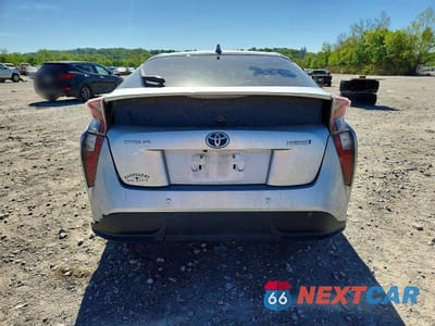 Zdjęcie 6 z 12 samochodu: 2016 TOYOTA PRIUS FOUR TOURING VIN:JTDKARFUXG3518811 - miniatura