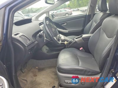 Zdjęcie 7 z 12 samochodu: 2012 TOYOTA PRIUS FOUR VIN:JTDKN3DUXC1483861 - miniatura