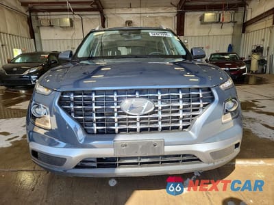 Piąte zdjęcie samochodu w środku: 2023 HYUNDAI VENUE SEL VIN:KMHRC8A30PU269460 - miniatura