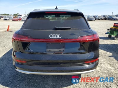 Zdjęcie 6 z 14 samochodu: 2019 AUDI E-TRON PRESTIGE VIN:WA1VABGE6KB020531 - miniatura