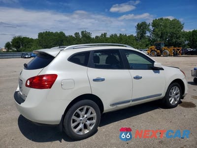 Trzecie zdjęcie samochodu z tyłu: 2013 NISSAN ROGUE S VIN:JN8AS5MV8DW107466 - miniatura
