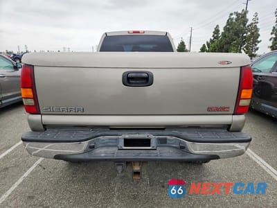 Zdjęcie 6 z 13 samochodu: 2003 GMC SIERRA C2500 HEAVY DUTY VIN:1GTHC23173F155799 - miniatura