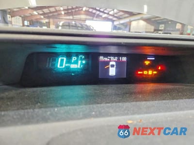 Zdjęcie 9 z 12 samochodu: 2013 TOYOTA PRIUS C ONE VIN:JTDKDTB32D1533120 - miniatura