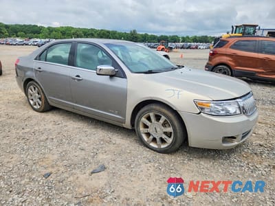 Czwarte zdjęcie samochodu z boku: 2009 LINCOLN MKZ VIN:3LNHM26T89R605025 - miniatura