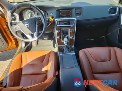 Zdjęcie 8 z 12 samochodu: 2013 VOLVO S60 T5 VIN:YV1612FS1D2201700 - miniatura