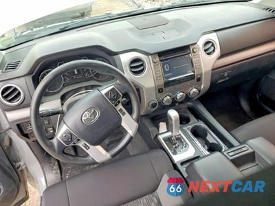 Zdjęcie 8 z 12 samochodu: 2019 TOYOTA TUNDRA CREWMAX SR5 VIN:5TFDW5F14KX804454 - miniatura
