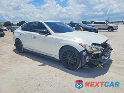 Czwarte zdjęcie samochodu z boku: 2014 INFINITI Q50 PREMIUM VIN:JN1BV7AR1EM693292 - miniatura