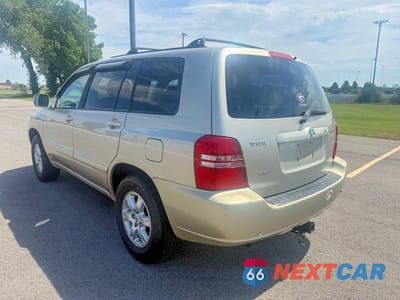 Trzecie zdjęcie samochodu z tyłu: 2002 TOYOTA HIGHLANDER LIMITED VIN:JTEGF21A620068950 - miniatura