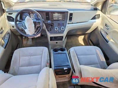Zdjęcie 8 z 13 samochodu: 2018 TOYOTA SIENNA LE VIN:5TDKZ3DC2JS963677 - miniatura