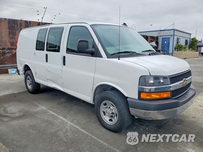 Czwarte zdjęcie samochodu z boku: 2024 CHEVY EXPRESS 2500 VIN:1GCWGAFP8R1188760 - miniatura
