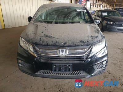 Piąte zdjęcie samochodu w środku: 2018 HONDA ODYSSEY EXL VIN:5FNRL6H7XJB064987 - miniatura