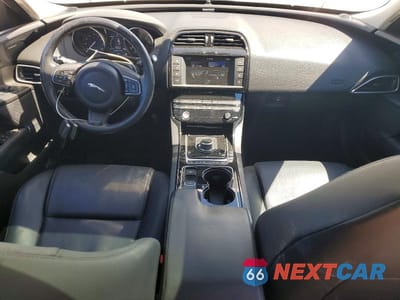 Zdjęcie 8 z 12 samochodu: 2017 JAGUAR XE PREMIUM VIN:SAJAJ4BV8HA975404 - miniatura
