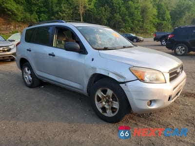 Czwarte zdjęcie samochodu z boku: 2006 TOYOTA RAV4 BASE VIN:JTMBD33V366014115 - miniatura