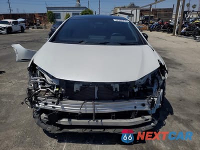 Piąte zdjęcie samochodu w środku: 2024 TOYOTA PRIUS PRIME XSE VIN:JTDACACU9R3012840 - miniatura