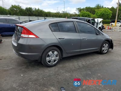 Trzecie zdjęcie samochodu z tyłu: 2011 HONDA INSIGHT LX VIN:JHMZE2H58BS005201 - miniatura