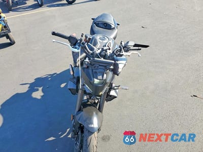 Piąte zdjęcie samochodu w środku: 2025 YAMAHA MT09 C VIN:JYARN94Y9SA000648 - miniatura