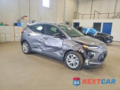 Czwarte zdjęcie samochodu z boku: 2023 CHEVROLET BOLT EUV LT VIN:1G1FY6S05P4176671 - miniatura