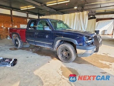 Czwarte zdjęcie samochodu z boku: 2005 CHEVROLET SILVERADO K1500 VIN:2GCEK19B251306056 - miniatura