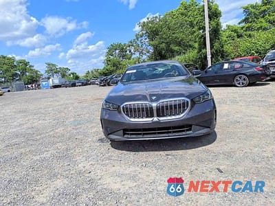 Piąte zdjęcie samochodu w środku: 2026 BMW 530 XI VIN:WBA53FJ0XTCW69911 - miniatura