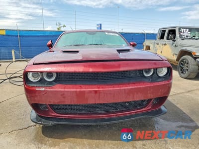 Piąte zdjęcie samochodu w środku: 2020 DODGE CHALLENGER SXT VIN:2C3CDZAG6LH152158 - miniatura
