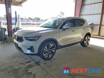 2023 VOLVO XC40 ULTIMATE YV4L12UA3P2981476 - główne zdjęcie licytacji z USA - miniatura