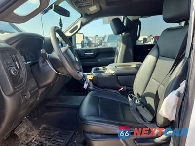 Zdjęcie 7 z 12 samochodu: 2020 CHEVROLET SILVERADO C3500 VIN:1GC4WREY2LF340948 - miniatura