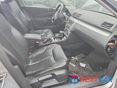 Zdjęcie 7 z 12 samochodu: 2008 VOLKSWAGEN PASSAT KOMFORT VIN:WVWAK73C68E252198 - miniatura