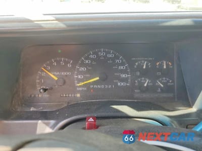 Zdjęcie 9 z 12 samochodu: 2001 CHEVROLET SILVERADO DUMP TRUCK VIN:3GBKC34G51M100073 - miniatura