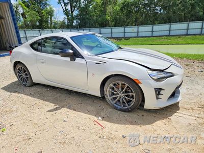 Czwarte zdjęcie samochodu z boku: 2017 TOYOTA 86 860 SPECIAL EDITION VIN:JF1ZNAA16H8708021 - miniatura