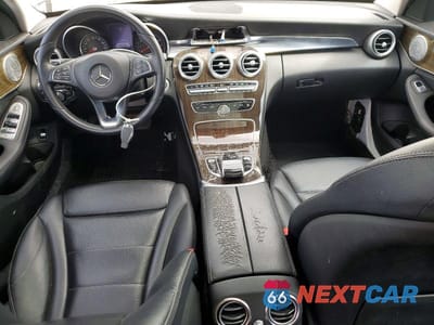 Zdjęcie 8 z 12 samochodu: 2015 MERCEDES-BENZ C 300 4MATIC VIN:55SWF4KB3FU035669 - miniatura