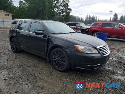 Czwarte zdjęcie samochodu z boku: 2012 CHRYSLER 200 LX VIN:1C3CCBAB6CN117741 - miniatura